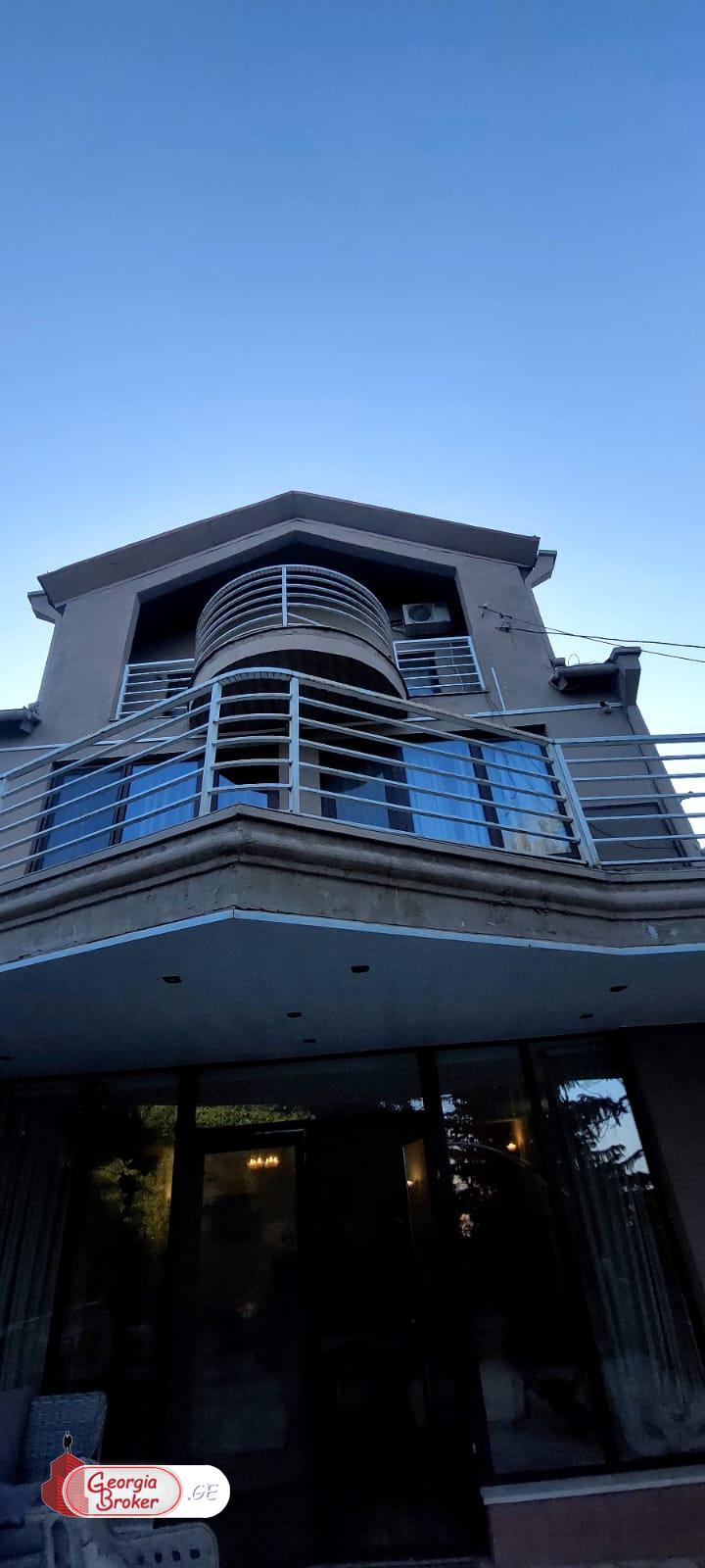 nearly repaired 7-room house for sale